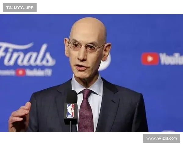 NCAA疯三半决赛杜克对阵休斯顿,NBA总裁肖华现场观战 NCAA疯三半决赛杜克对阵休斯顿,NBA总裁肖华现场观战